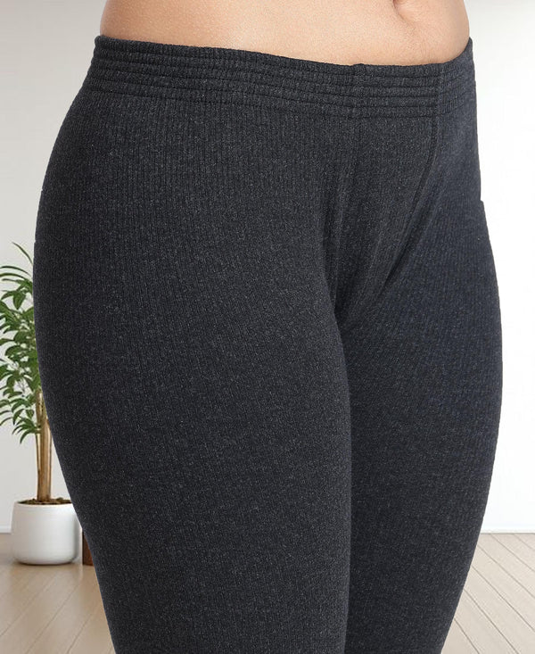 T.T. Women Regular Fit Cotton Rich With Elastomeric Finish 3/4Th Slip -Trouser Thermal Set -Black