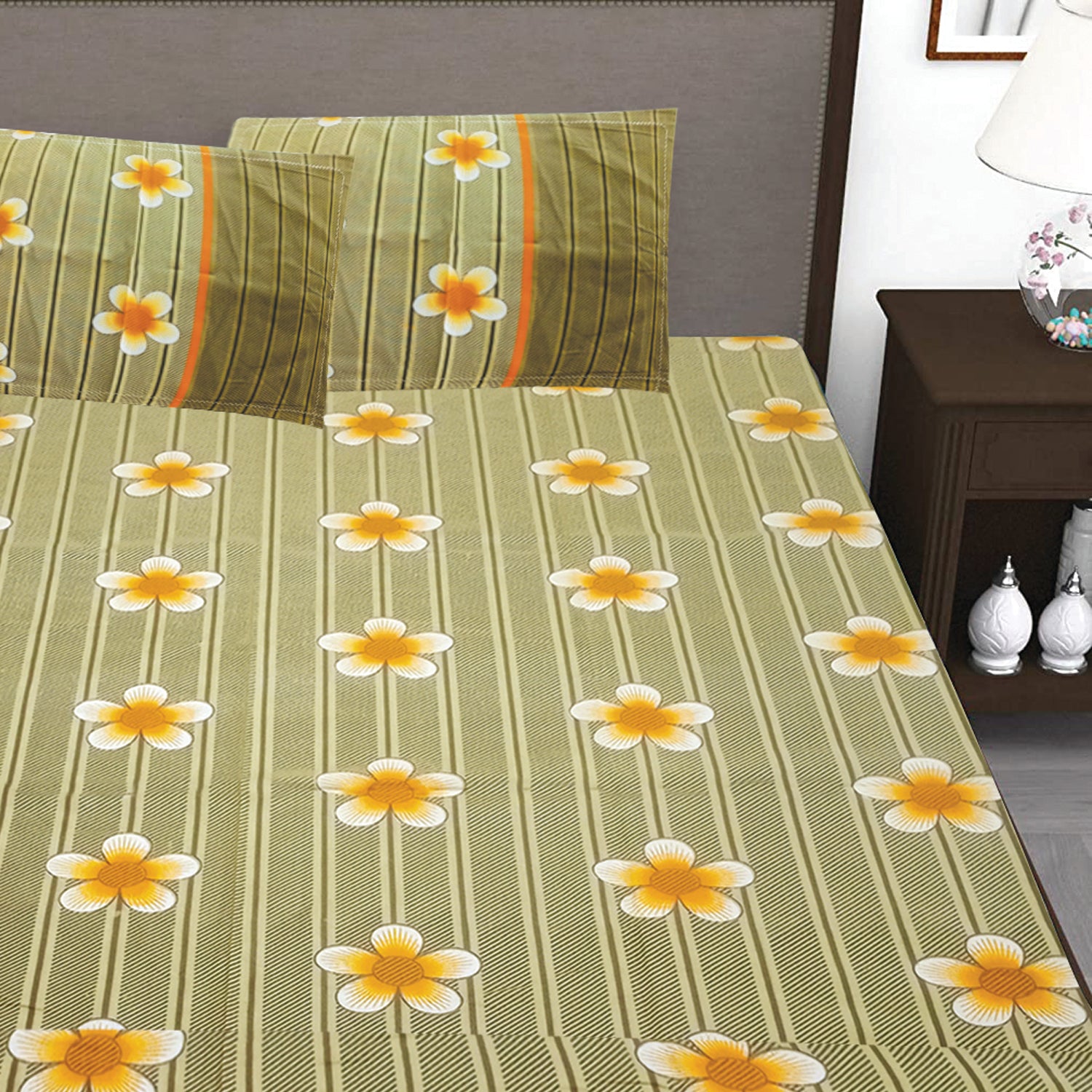 T.T. Multi Colored Floral Double Bedsheet with 2 Pillow Covers